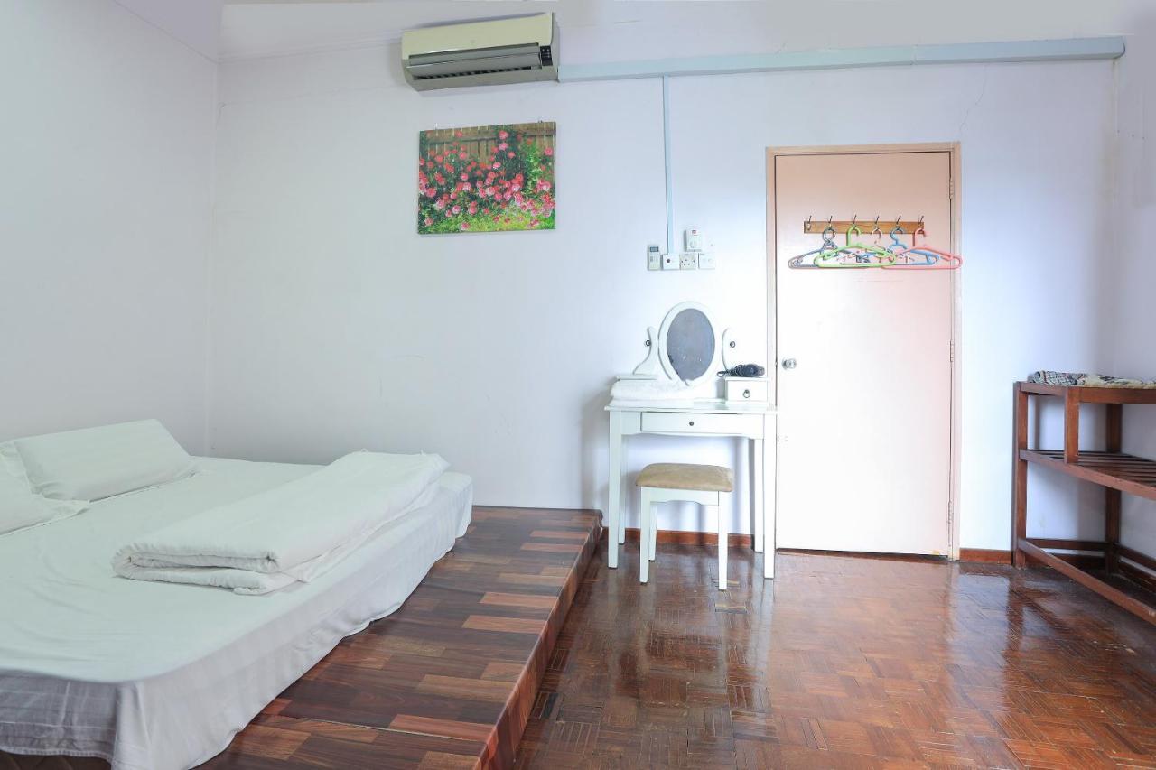 Oyo Home 90229, 3 Little Birds Homestay 4Bhk Malacca Eksteriør billede