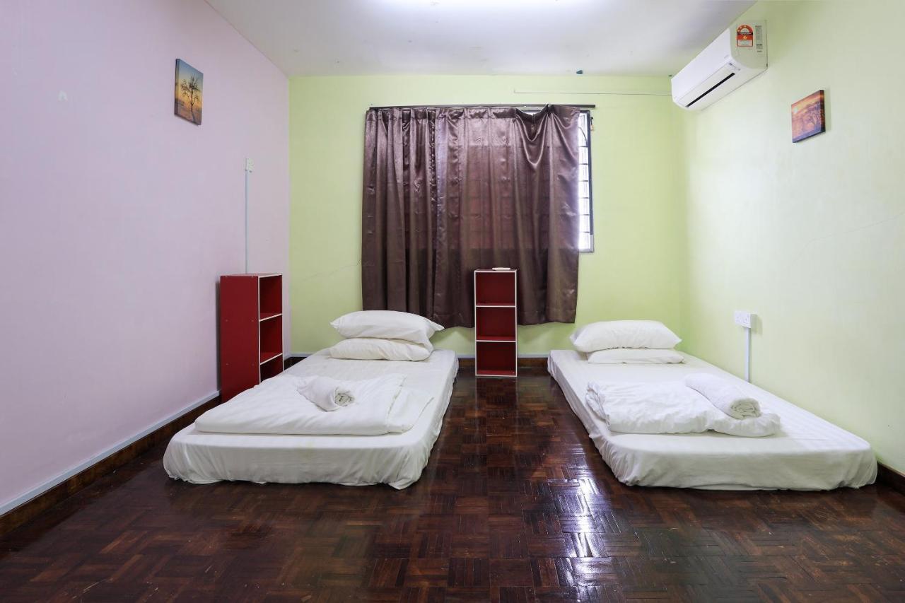 Oyo Home 90229, 3 Little Birds Homestay 4Bhk Malacca Eksteriør billede