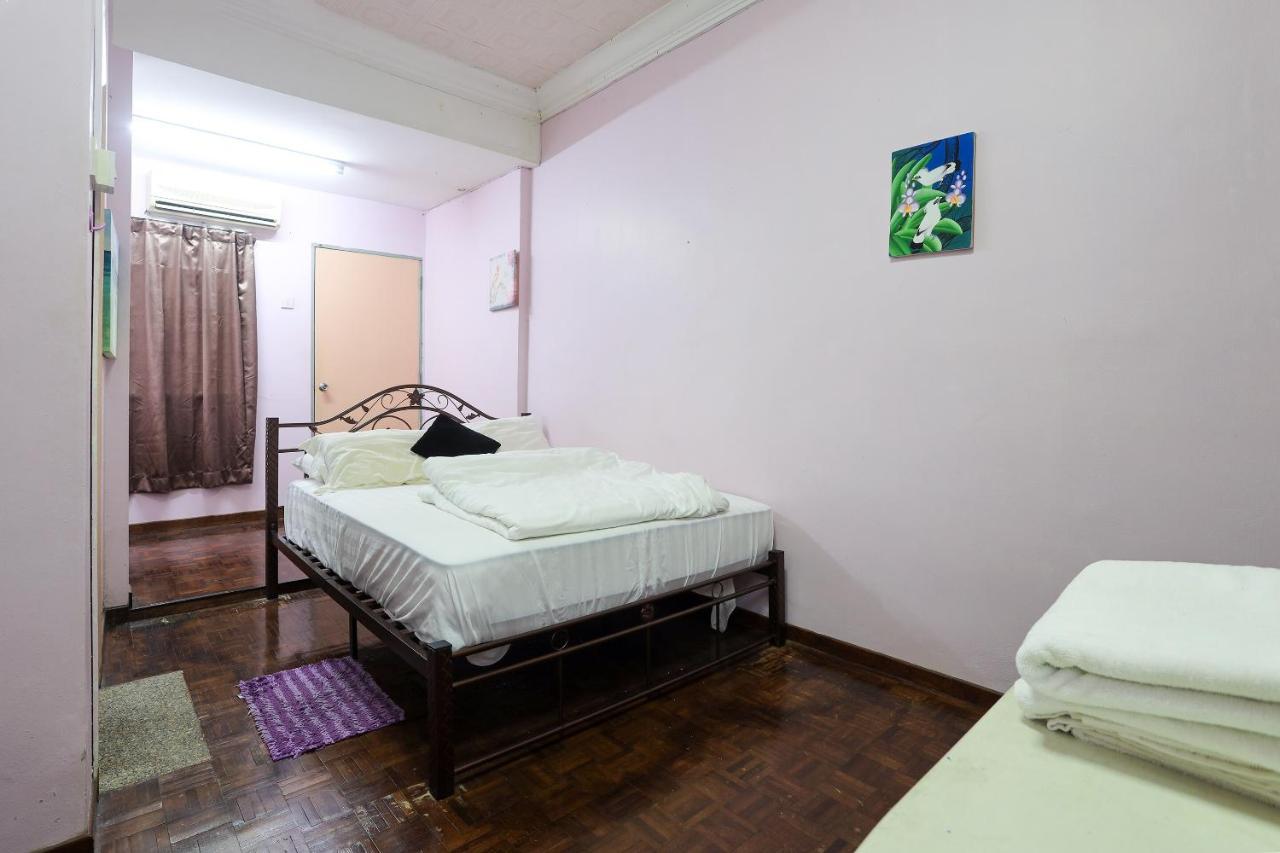 Oyo Home 90229, 3 Little Birds Homestay 4Bhk Malacca Eksteriør billede