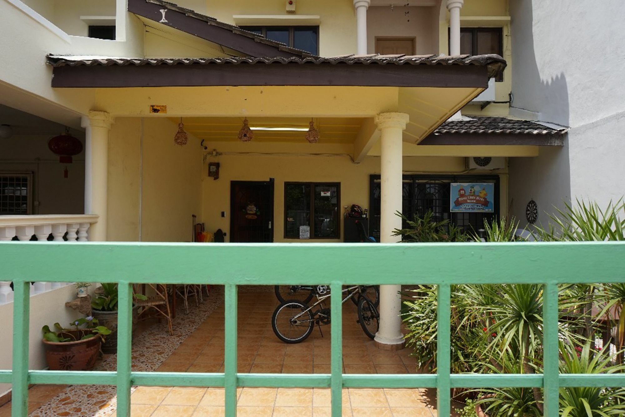 Oyo Home 90229, 3 Little Birds Homestay 4Bhk Malacca Eksteriør billede